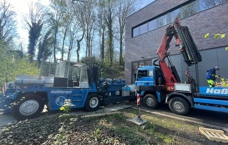 986E9B28-FEB5-4506-85E1-D256B2666884